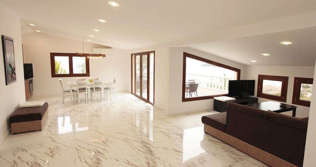Kinira Beach Hotel מראה חיצוני תמונה