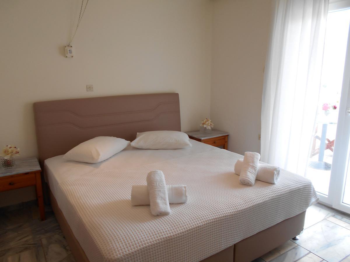 Kinira Beach Hotel מראה חיצוני תמונה
