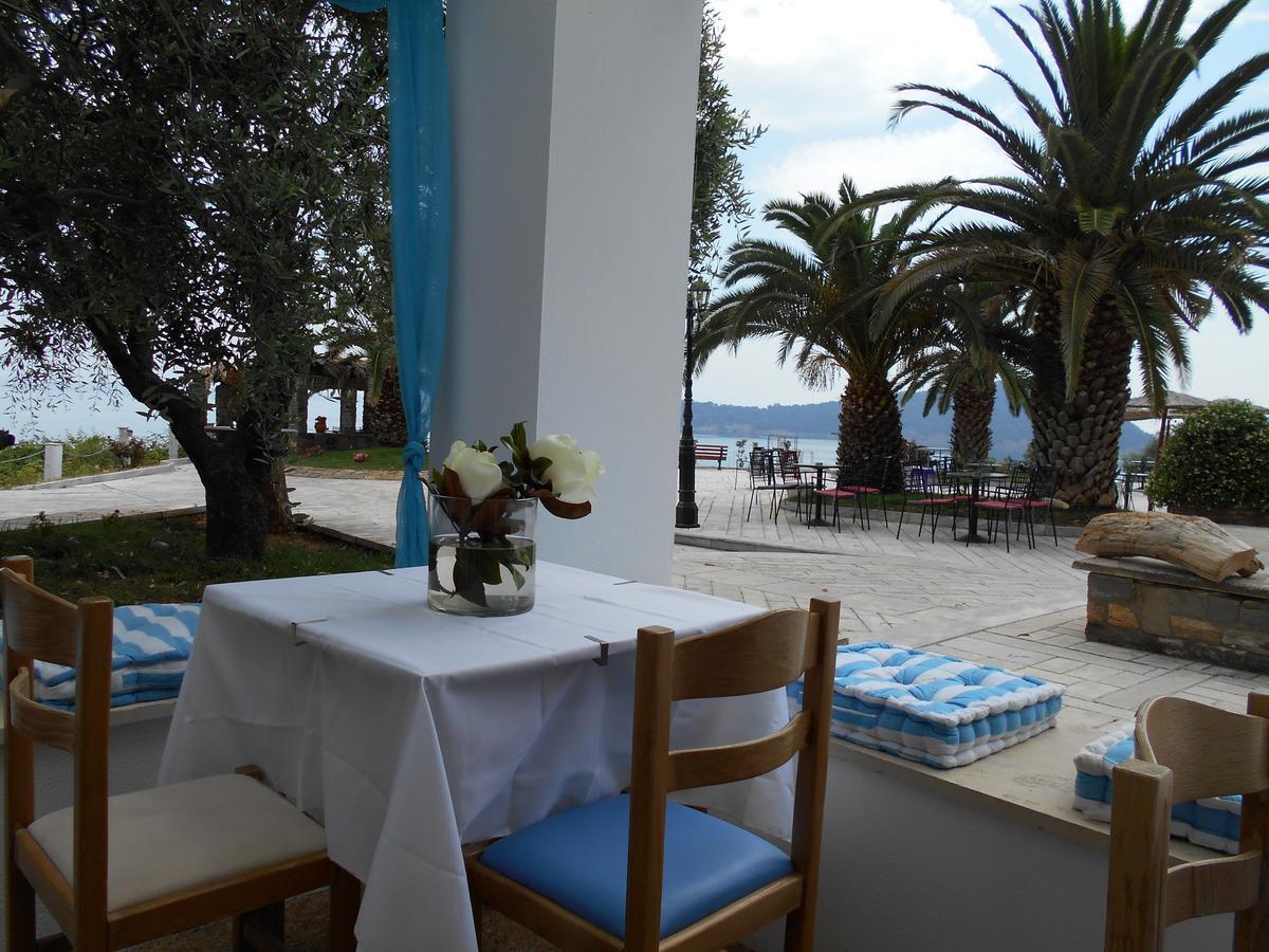 Kinira Beach Hotel מראה חיצוני תמונה